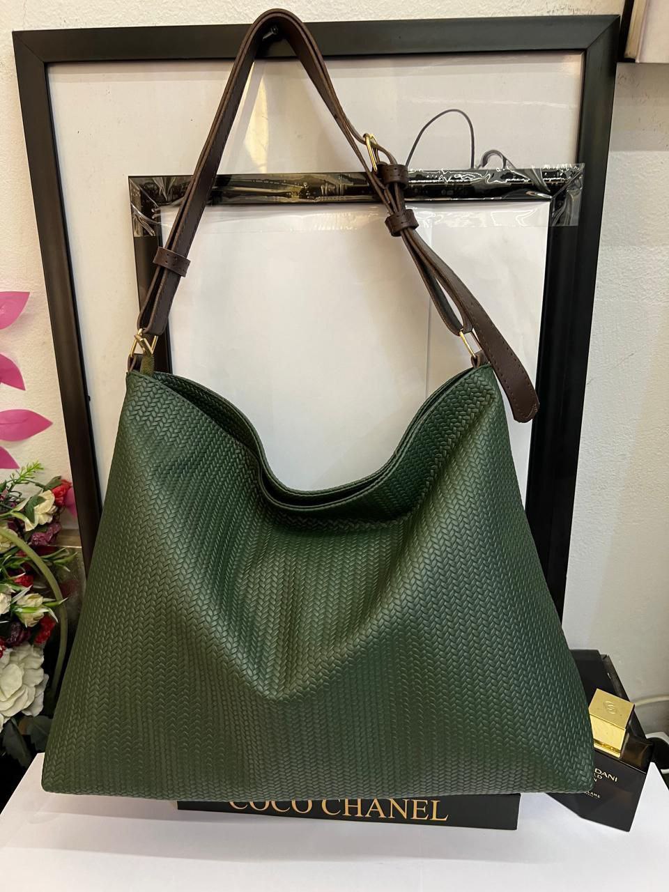 /public/uploads/photos/shares/Suzy bags/IMG_2515.jpeg